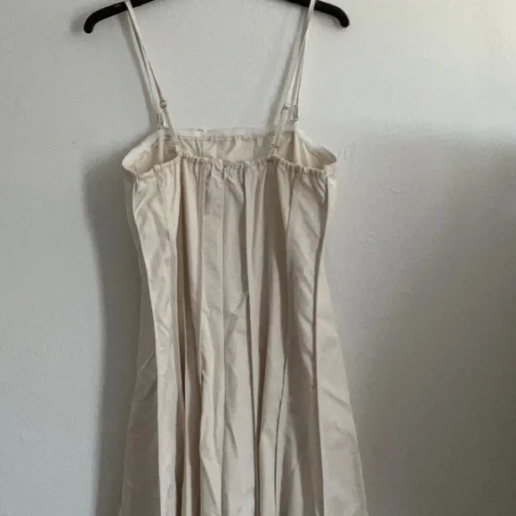 Elegant Cream Dress - Picture 3 of 3